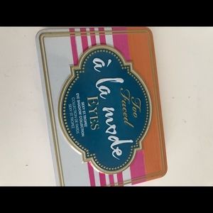 Too faced pallet